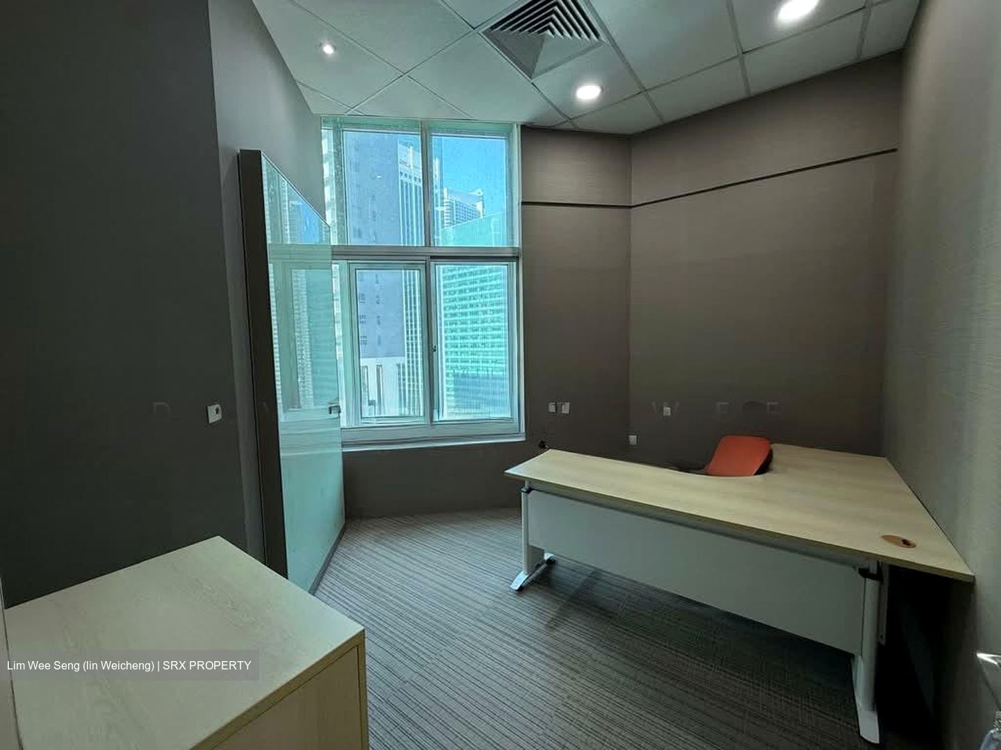 The Octagon (D1), Office #558225901